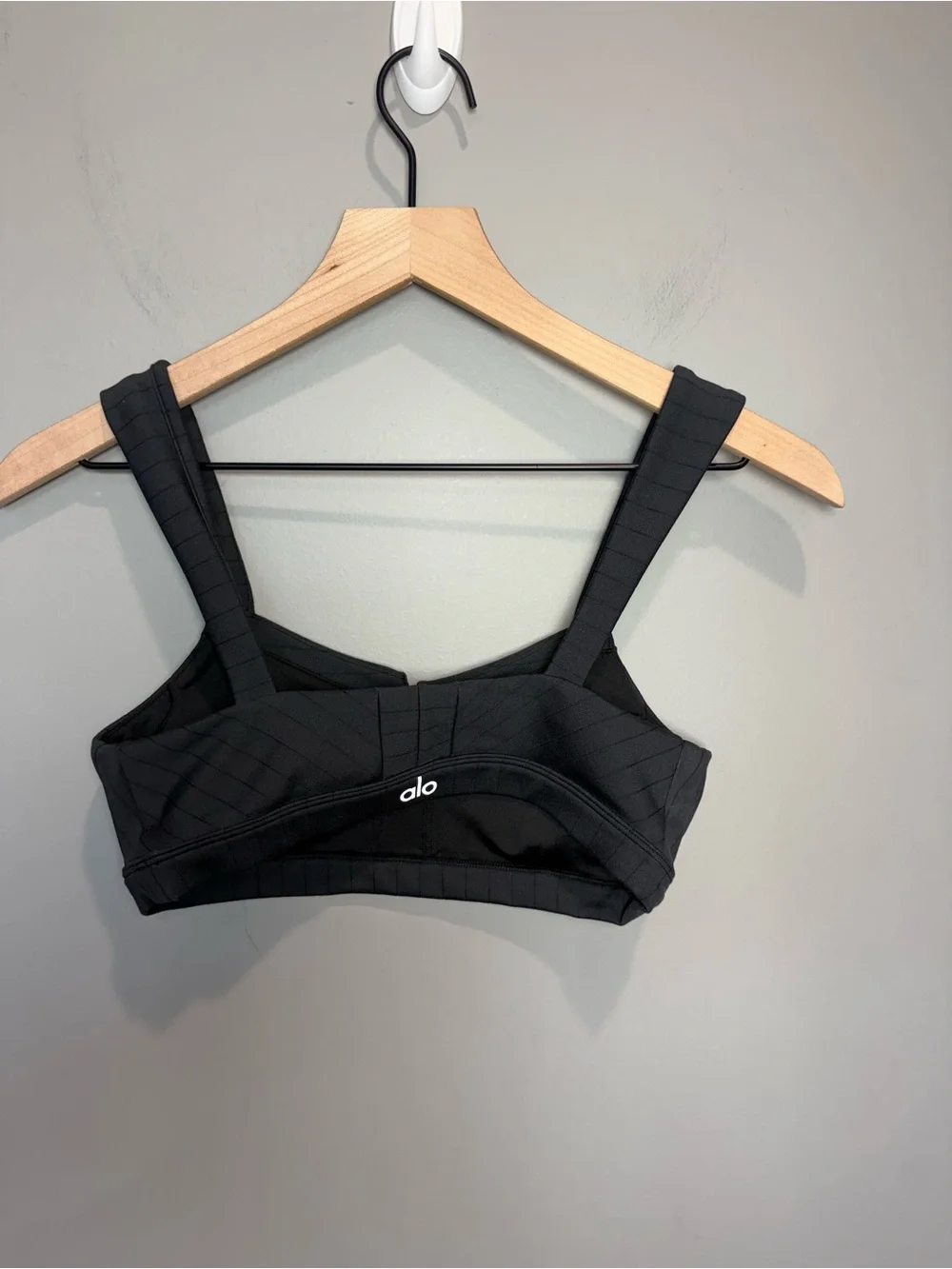Alo‎ Yoga Pinstripe Jacquard Captivate Sports Bra Black Size Small